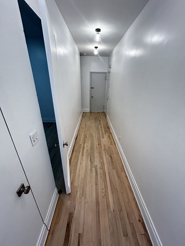 Herringbone pattern engineered hardwood floor