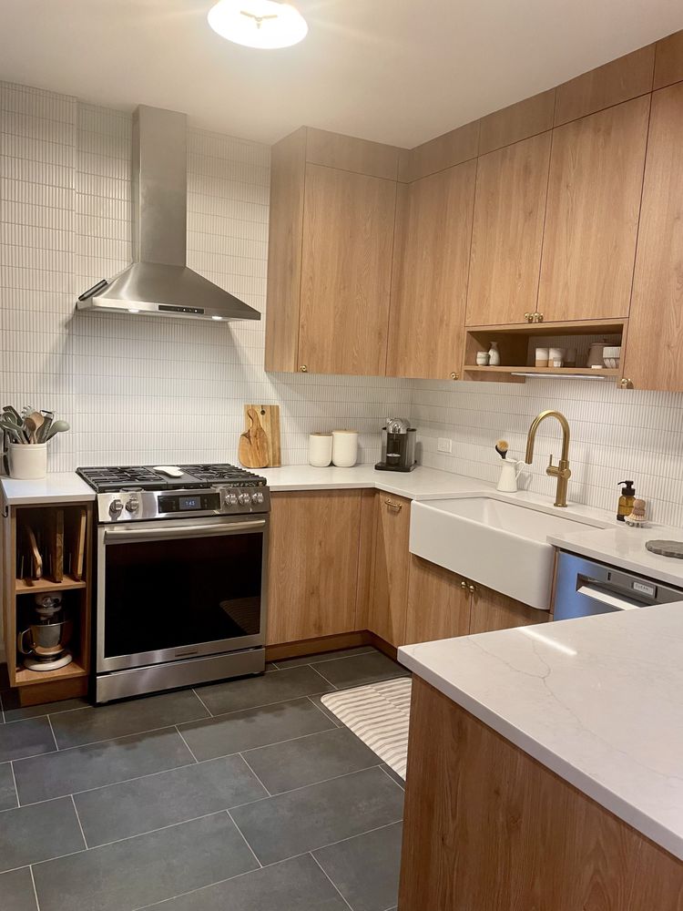 Quartz surfaces kitchen